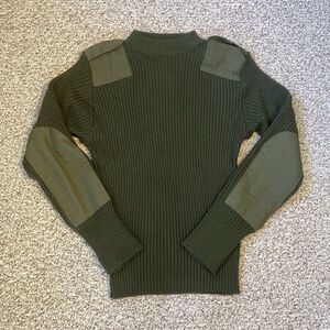 US Military Sweater Mens Large 44 Olive Green Wool Epaulettes 8405-01-496-9820
